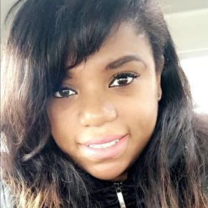 Meet your Posher, Simone